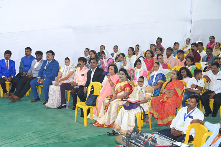 On January 13 and 14, 2024, thousands gathered for Grace Ministry's two-day prayer meeting at Sion on the Mumbai grounds. The two-day prayer assembly drew attendees from around Mumbai in Koliwada, Dharavi.